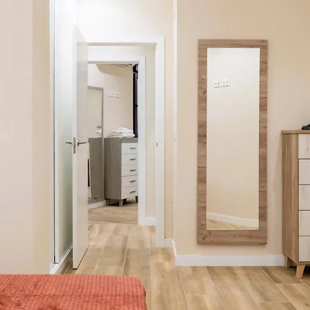 Dona Berenguela By Gaiarooms Appartement León