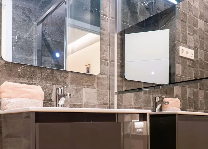 Dona Berenguela By Gaiarooms *